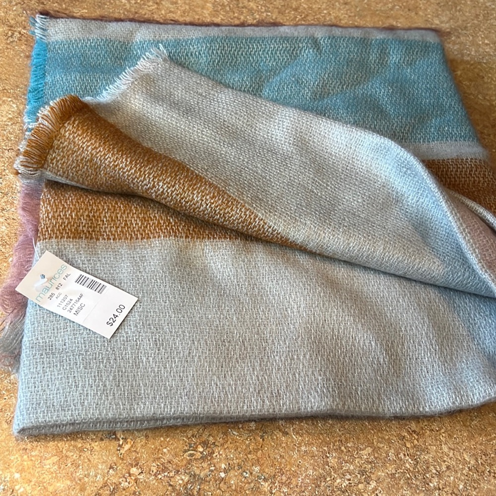 Maurice’s blanket scarf